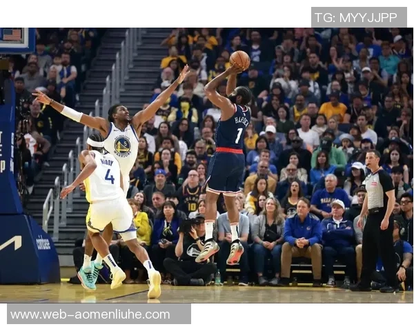 2015年NBA季后赛勇士与快船激战回顾与精彩瞬间分析